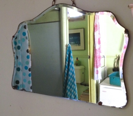 bathroom mirror reflect photo